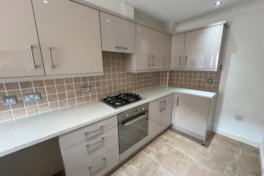 Three Bedroom House To Let in Chaucer Close