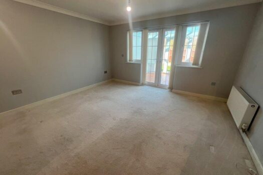 Three Bedroom House To Let in Chaucer Close