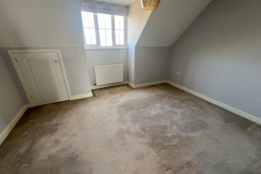 Three Bedroom House To Let in Chaucer Close