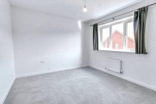 Four Bedroom House To let in Welham Close