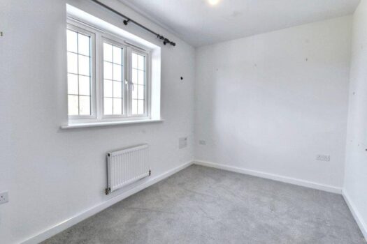 Four Bedroom House To let in Welham Close