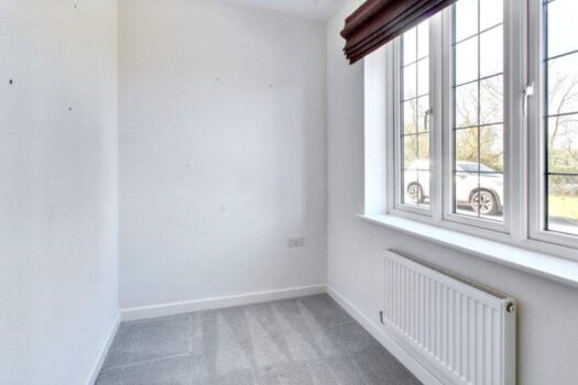 Four Bedroom House To let in Welham Close