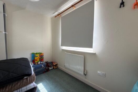 Three Bedroom House To Let in Nightingale Close