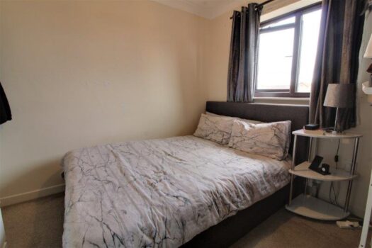 Three Bedroom House To Let in Hessett Close