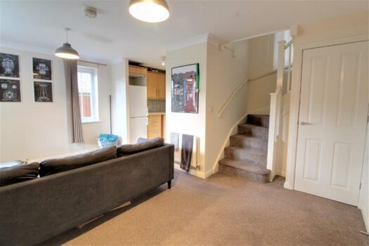 Two Bedroom House To Let in Guillemot Close