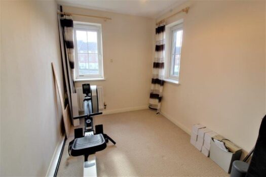 Two Bedroom House To Let in Guillemot Close