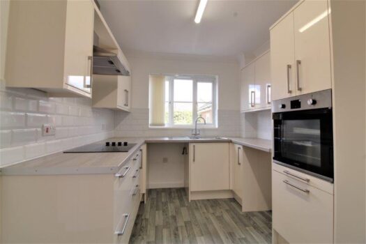 Three Bedroom House To Let in Dunnock Close