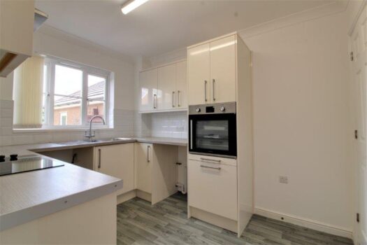 Three Bedroom House To Let in Dunnock Close