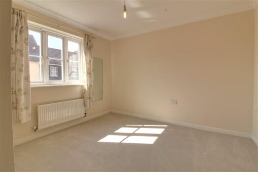 Three Bedroom House To Let in Dunnock Close