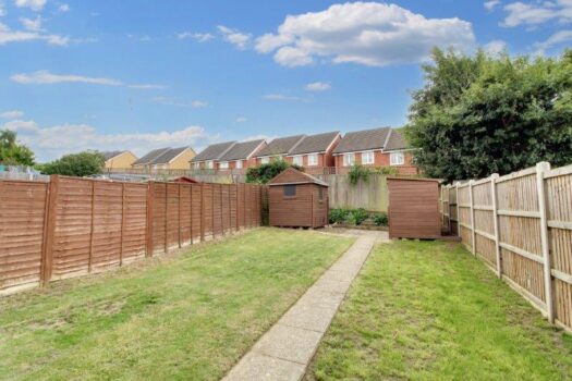 Three Bedroom House To Let in Elizabeth Way