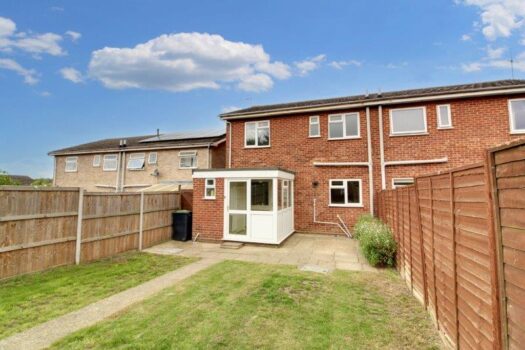 Three Bedroom House To Let in Elizabeth Way