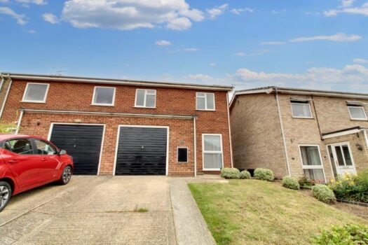 Three Bedroom House To Let in Elizabeth Way