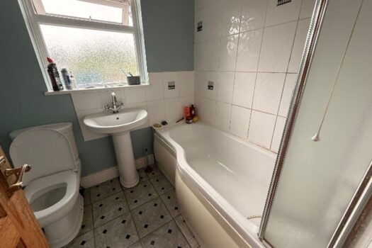 Three Bedroom House To Let in Otter Close