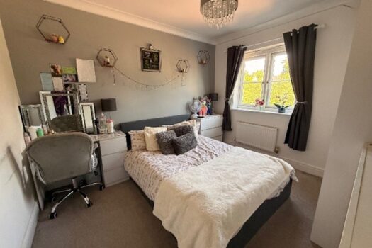 Three Bedroom House To Let in Otter Close