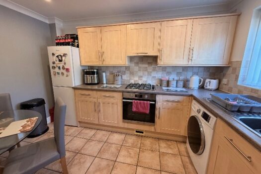 Three Bedroom House To Let in Otter Close