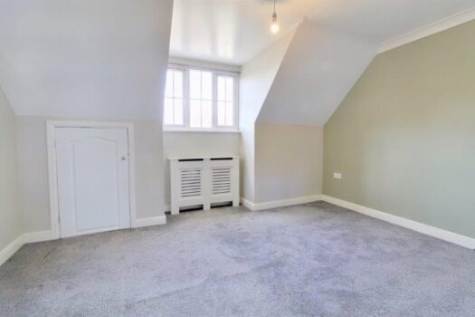 Three Bedroom House To Let in Chaucer Close