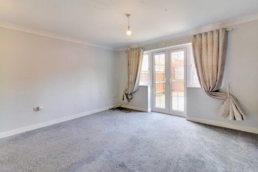 Three Bedroom House To Let in Chaucer Close