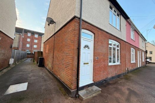 Three Bedroom House To Let in Stowupland St