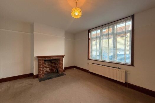 Three Bedroom House To Let in Stowupland St