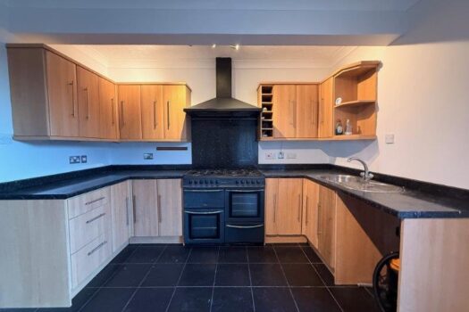 Three Bedroom House To Let in Stowupland St