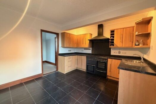 Three Bedroom House To Let in Stowupland St