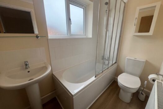 Two Bedroom House To Let in Paget Close