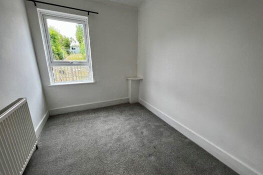 Three Bedroom House To Let on Victoria Road