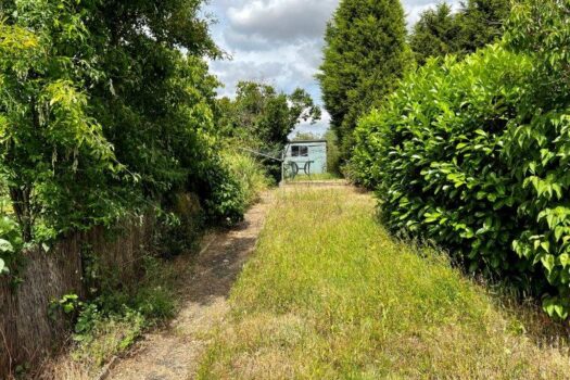 Three Bedroom House To Let on Victoria Road