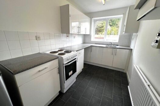 Two Bedroom House To Let on Regent Street