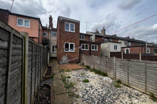 Two Bedroom House To Let on Regent Street