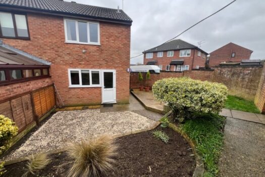 Two Bedroom House To Let in Paget Close