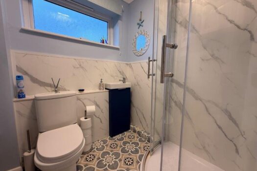 Three Bedroom Bungalow To Let in Birchwood Drive