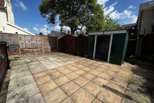 Three Bedroom House To Let in Stowupland Street
