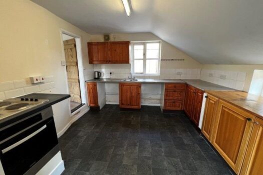 Three Bedroom House To Let in Stowupland Street