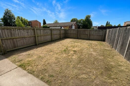 Three Bedroom House To Let in Milton Street