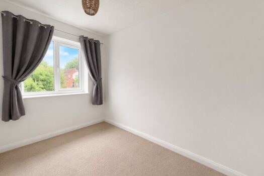Two Bedroom House To Let in Bury Street