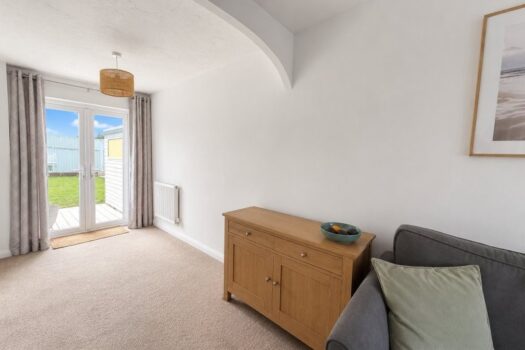 Two Bedroom House To Let in Bury Street