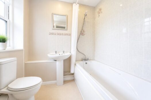One Bedroom House To Let in Yew Tree Rise