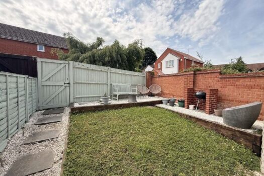 Two Bedroom House To Let in Bury Street