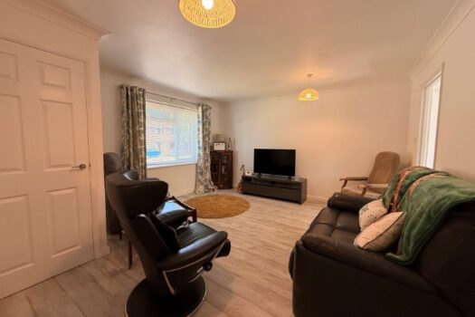 Two Bedroom Bungalow To Let in Semer Close