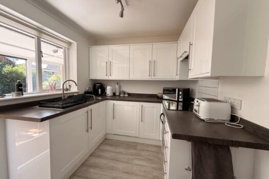 Two Bedroom Bungalow To Let in Semer Close