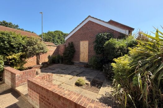Two Bedroom Bungalow To Let in Semer Close