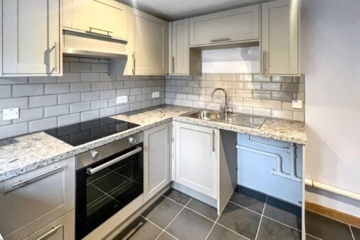 Two Bedroom House To Let in Hawksmill