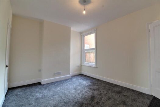 Two Bedroom House To Let in Kensington Road