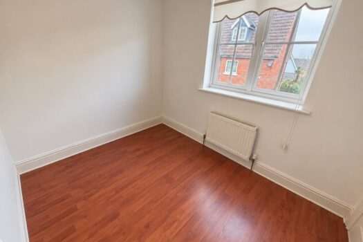 Three Bedroom House To Let in Nuthatch Close