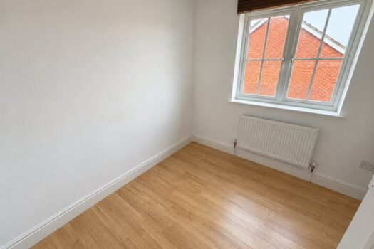 Three Bedroom House To Let in Nuthatch Close