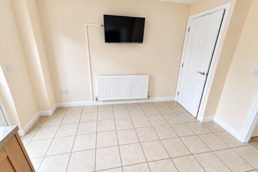 Three Bedroom House To Let in Phoenix Way