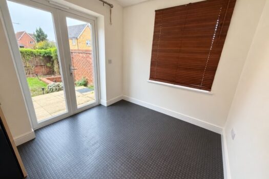 Three Bedroom House To Let in Nuthatch Close