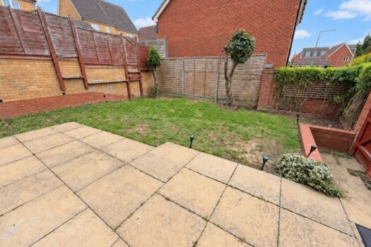Three Bedroom House To Let in Nuthatch Close