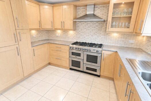 Three Bedroom House To Let in Phoenix Way